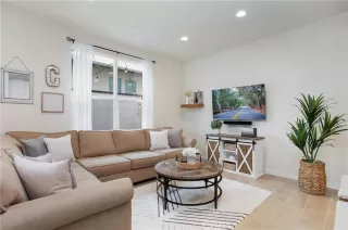 Photo #4: OC23089246 Listing