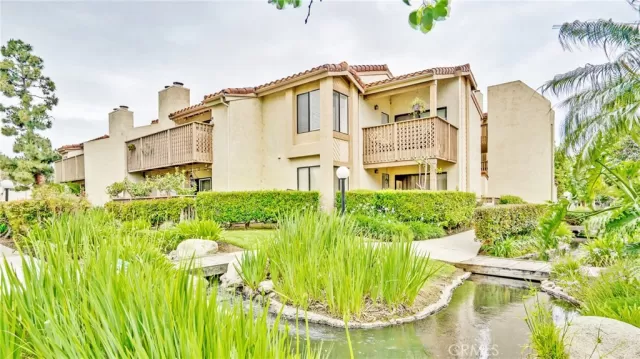 MLS: OC23089278 Condo For Sale