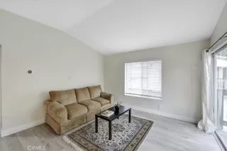 Photo #6: OC23089682 Listing 