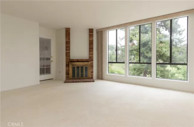 MLS: OC23089923 Condo For Sale