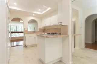 Photo #5: OC23089923 Listing