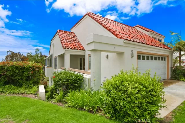 MLS: OC23089963 Condo For Sale