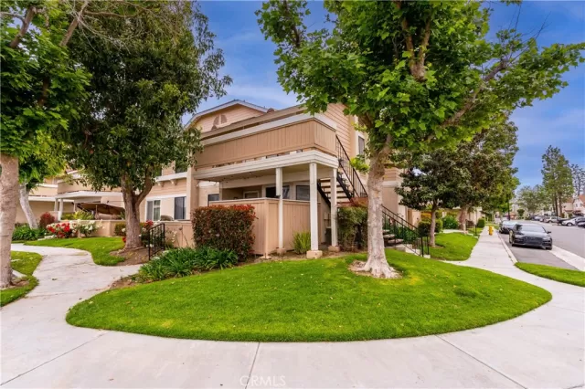 MLS: OC23090054 Condo For Sale