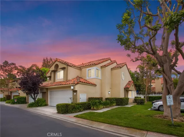 MLS: OC23090241 Condo For Sale