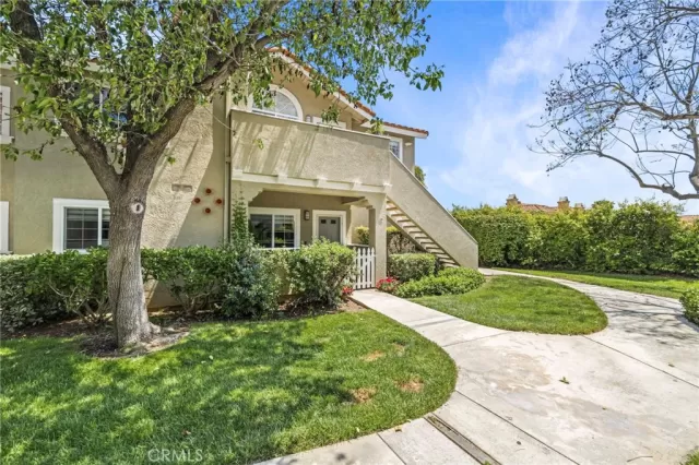 MLS: OC23090357 Condo For Sale