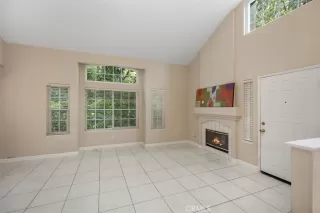 Photo #2: OC23090659 Listing