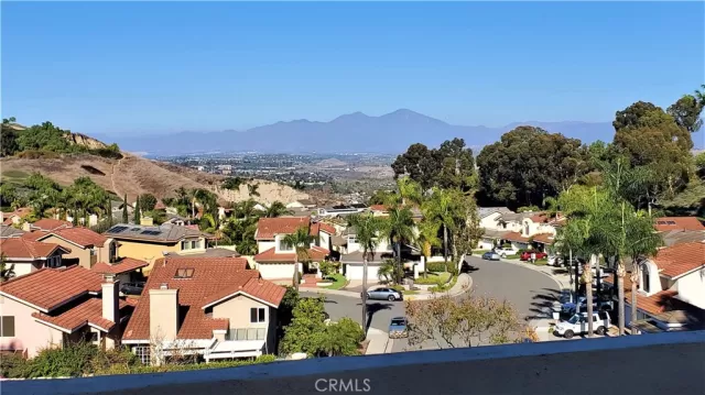 MLS: OC23090672 Condo For Sale