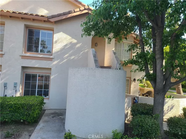 MLS: OC23090710 Condo For Sale