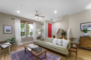 Photo #6: OC23090736 Listing