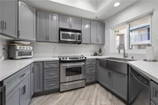 Photo #1: OC23091115 Listing