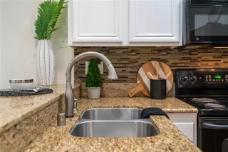 Photo #4: OC23092079 Listing 