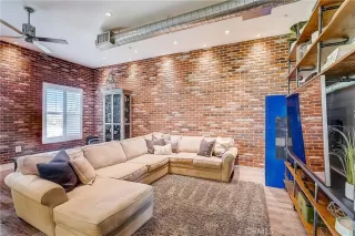 Photo #3: OC23092095 Listing 