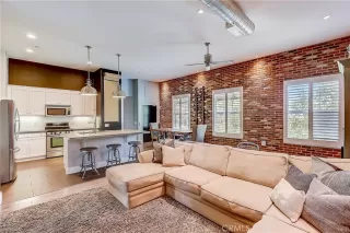 Photo #4: OC23092095 Listing 