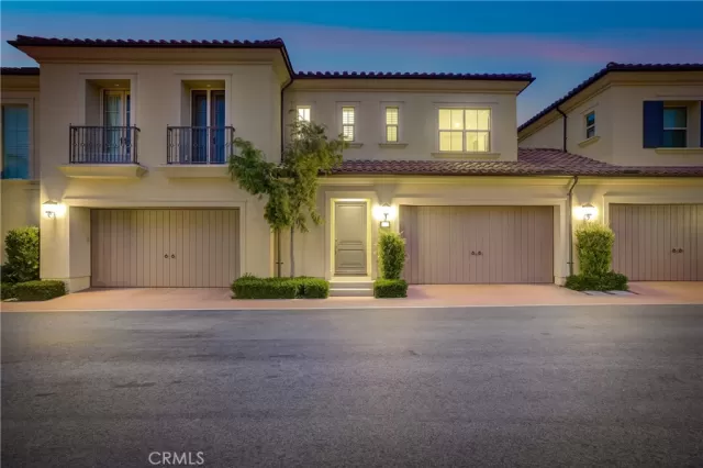 MLS: OC23092123 Condo For Sale