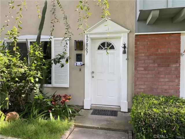 MLS: OC23092278 Condo For Sale