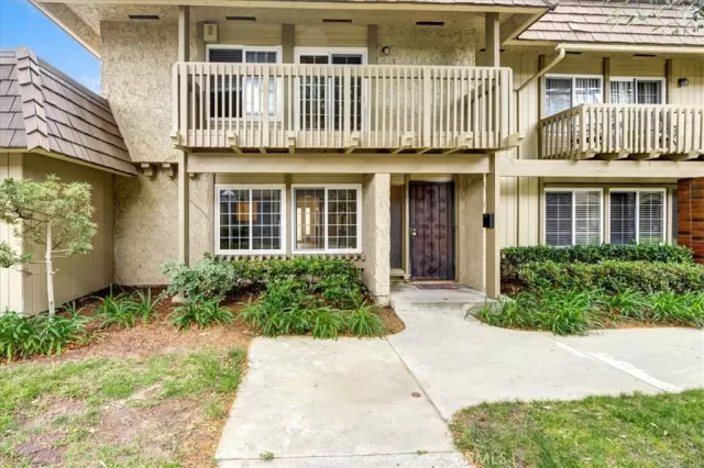 MLS: OC23092651 Condo For Sale