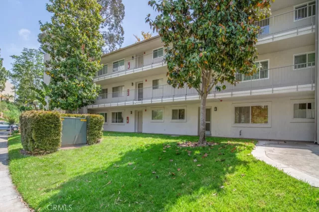 MLS: OC23092969 Condo For Sale