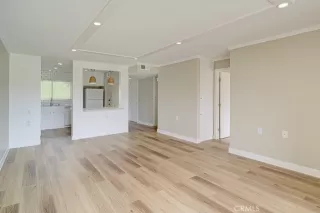 Photo #4: OC23092969 Listing