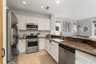 Photo #5: OC23094070 Listing 