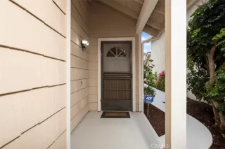 Photo #2: OC23094129 Listing 