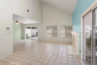 Photo #3: OC23094129 Listing 