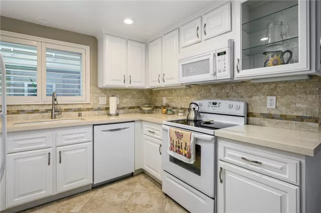 MLS: OC23094190 Condo For Sale