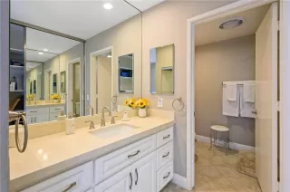 Photo #4: OC23094190 Listing