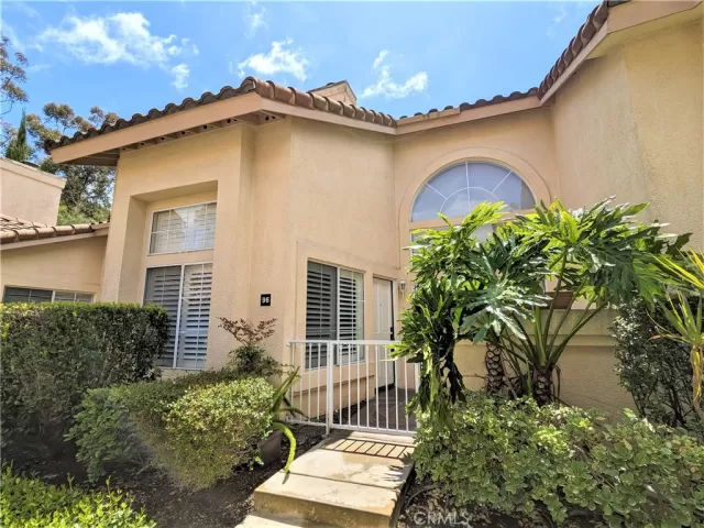 MLS: OC23094625 Condo For Sale