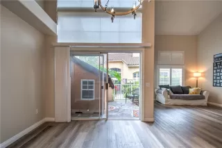 Photo #6: OC23094625 Listing 