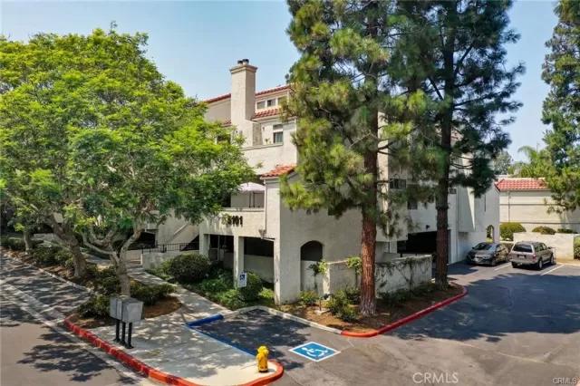 MLS: OC23094796 Condo For Sale