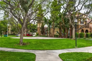 Photo #2: OC23094882 Listing 