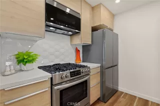 Photo #5: OC23095057 Listing