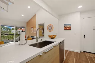 Photo #6: OC23095057 Listing