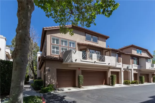 MLS: OC23095305 Condo For Sale