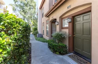 Photo #3: OC23095305 Listing