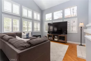 Photo #4: OC23095305 Listing