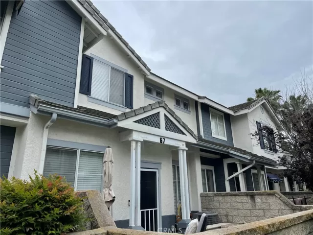 MLS: OC23095399 Condo For Sale