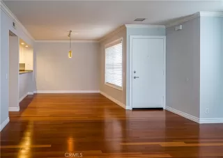 Photo #3: OC23095409 Listing 