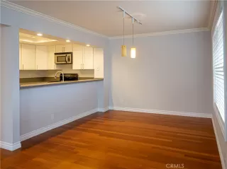 Photo #4: OC23095409 Listing 