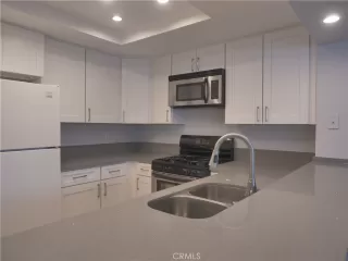 Photo #6: OC23095409 Listing 