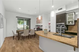 Photo #2: OC23095422 Listing