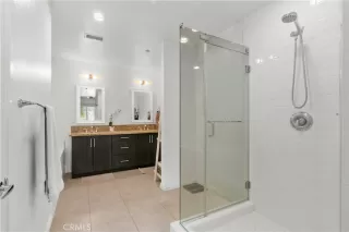 Photo #4: OC23095422 Listing