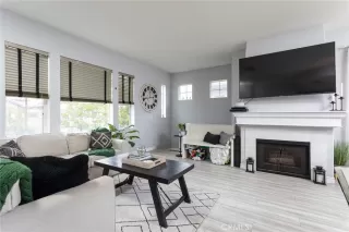 Photo #2: OC23096220 Listing