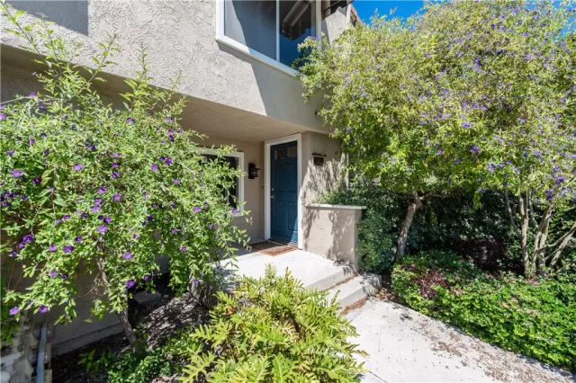 MLS: OC23096322 Condo For Sale