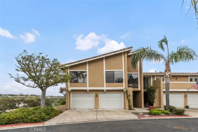 MLS: OC23096746 Condo For Sale