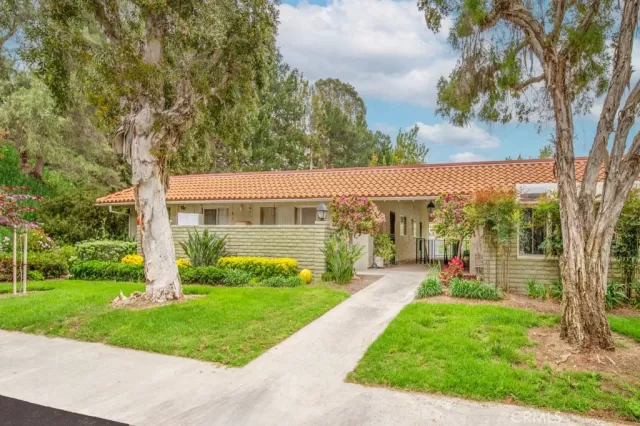 MLS: OC23096848 Condo For Sale