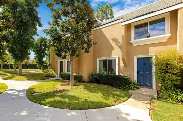 MLS: OC23096898 Condo For Sale