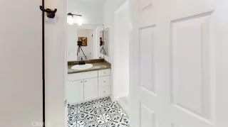 Photo #3: OC23096927 Listing