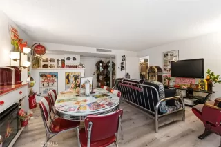 Photo #2: OC23097001 Listing