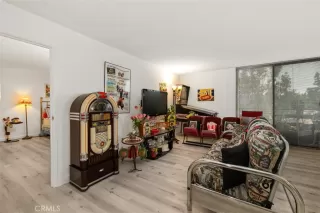 Photo #4: OC23097001 Listing